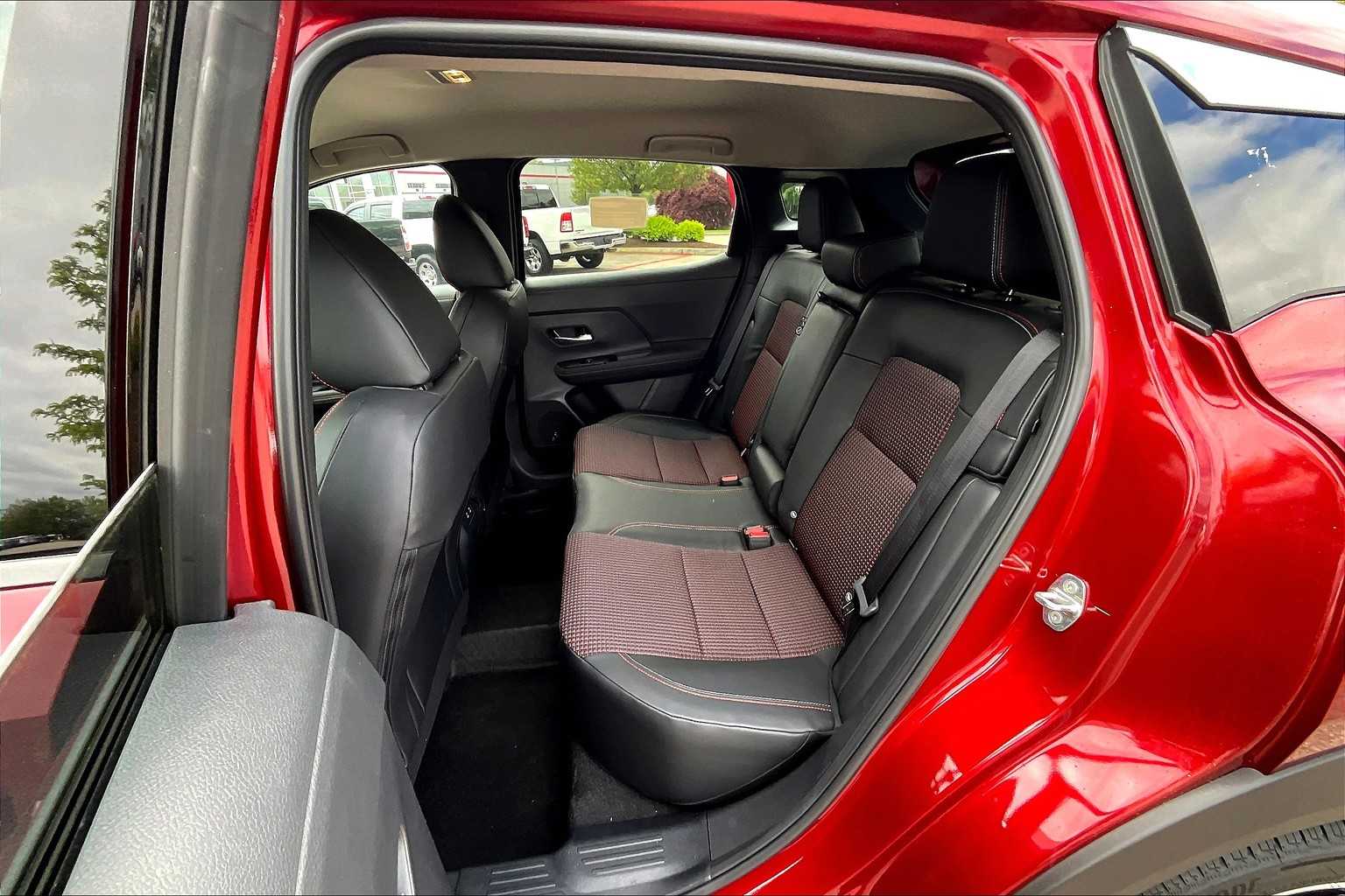 2025 Nissan Kicks SR - Photo 15