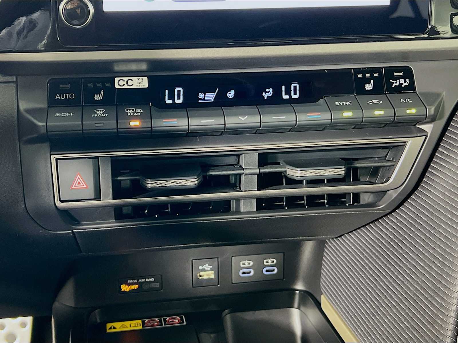 2025 Toyota Camry SE - Photo 10