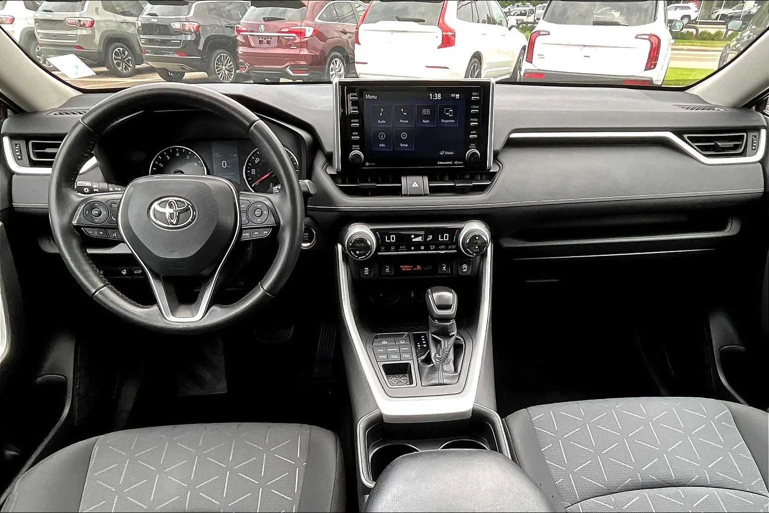 2021 Toyota RAV4 XLE - Photo 21