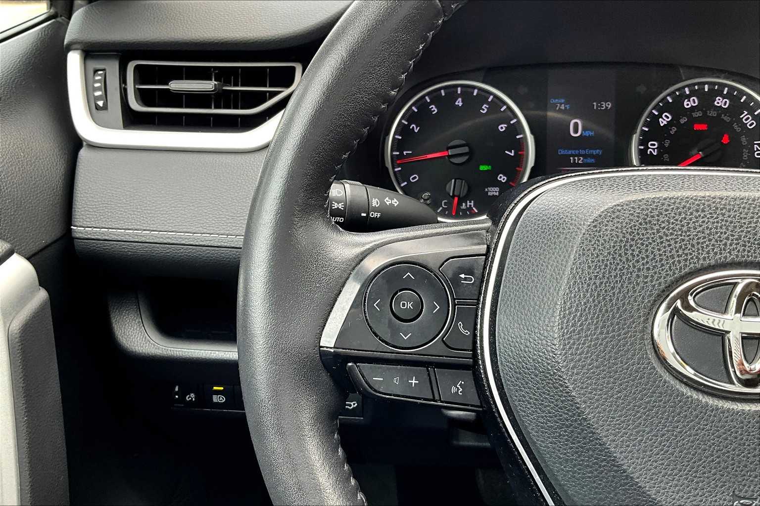 2021 Toyota RAV4 XLE - Photo 23