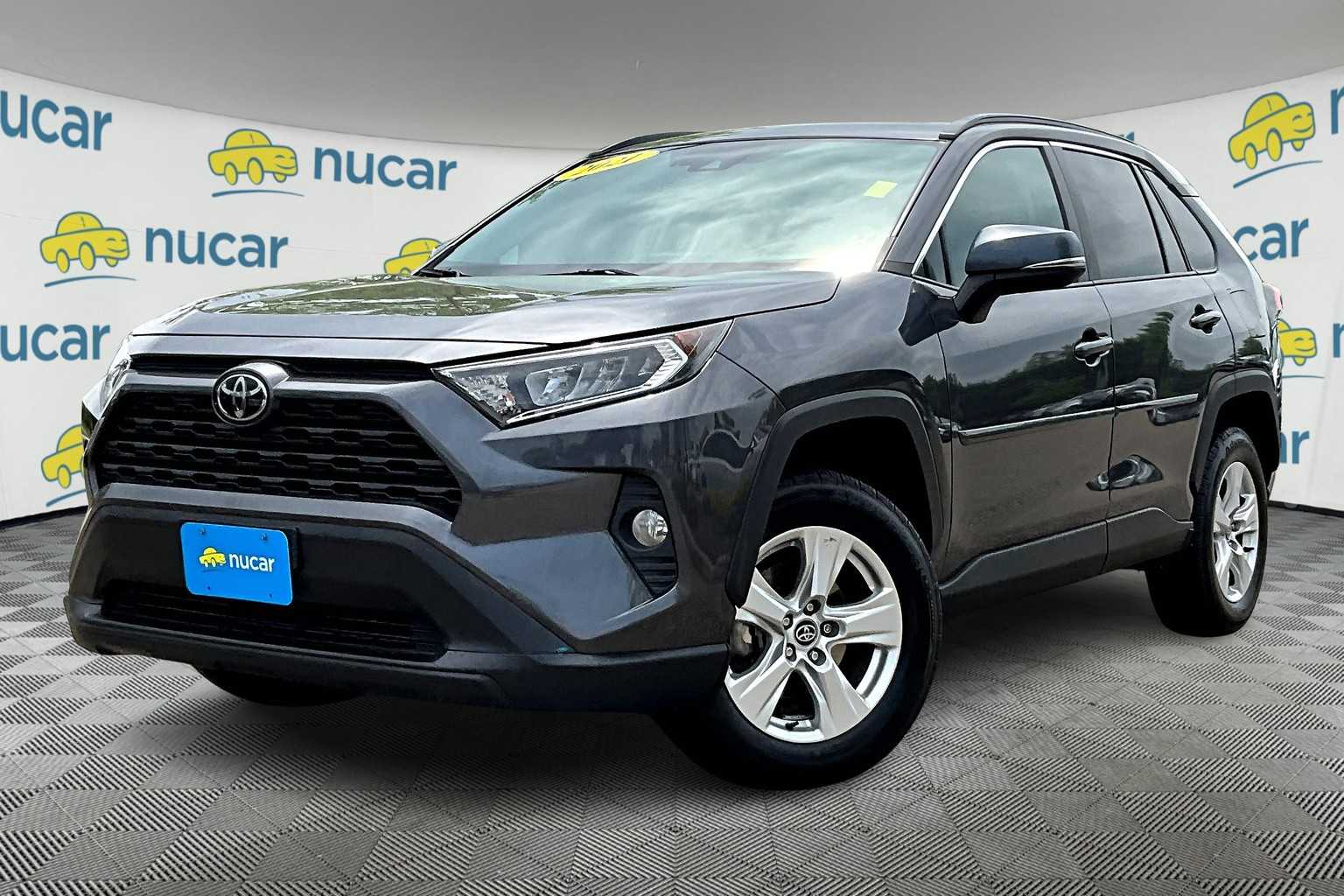 2021 Toyota RAV4 XLE - Photo 3