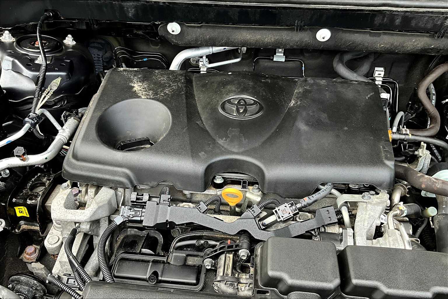 2021 Toyota RAV4 XLE - Photo 34