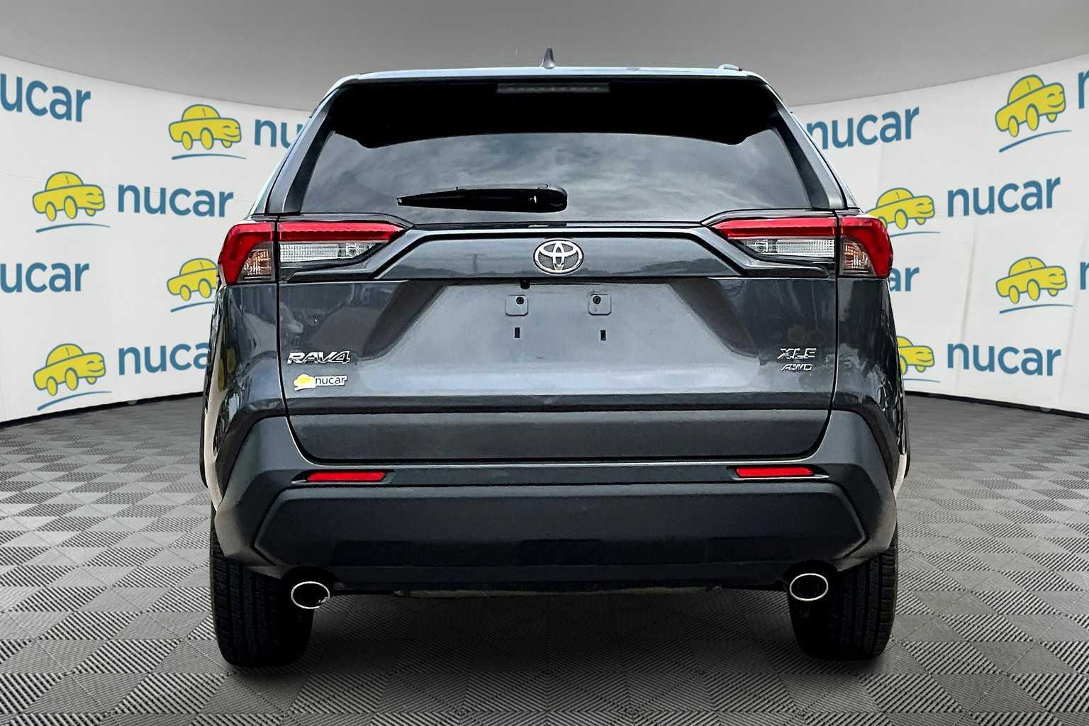 2021 Toyota RAV4 XLE - Photo 5