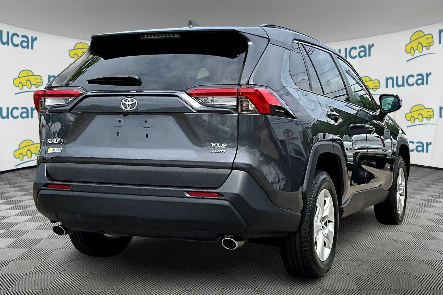 2021 Toyota RAV4 XLE - Photo 6