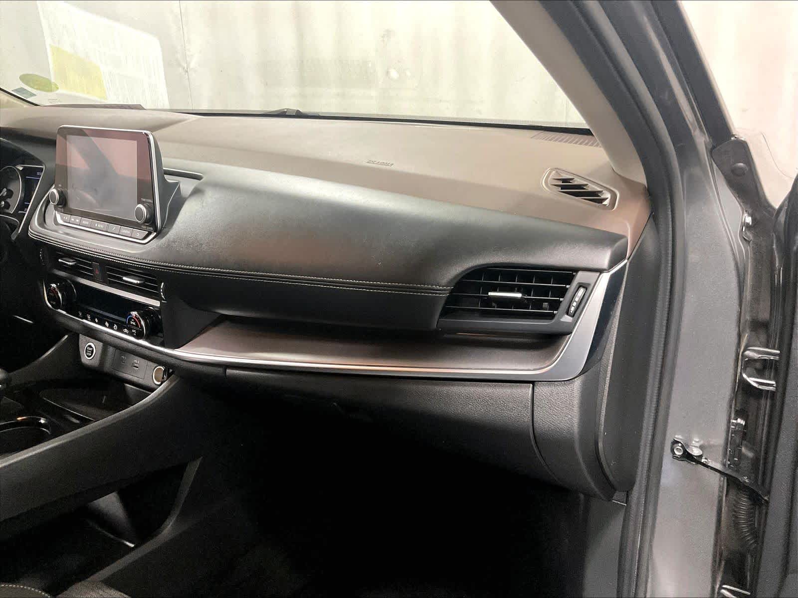 2023 Nissan Rogue SV - Photo 13