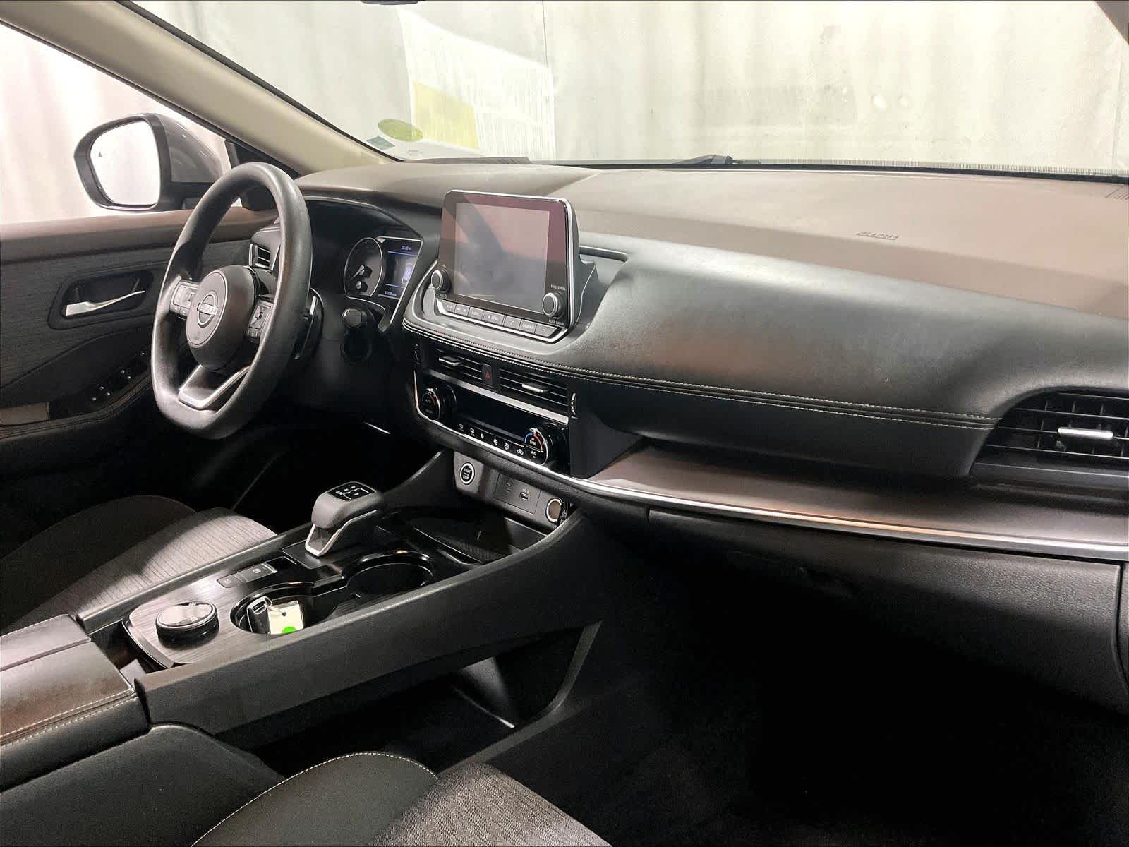 2023 Nissan Rogue SV - Photo 14