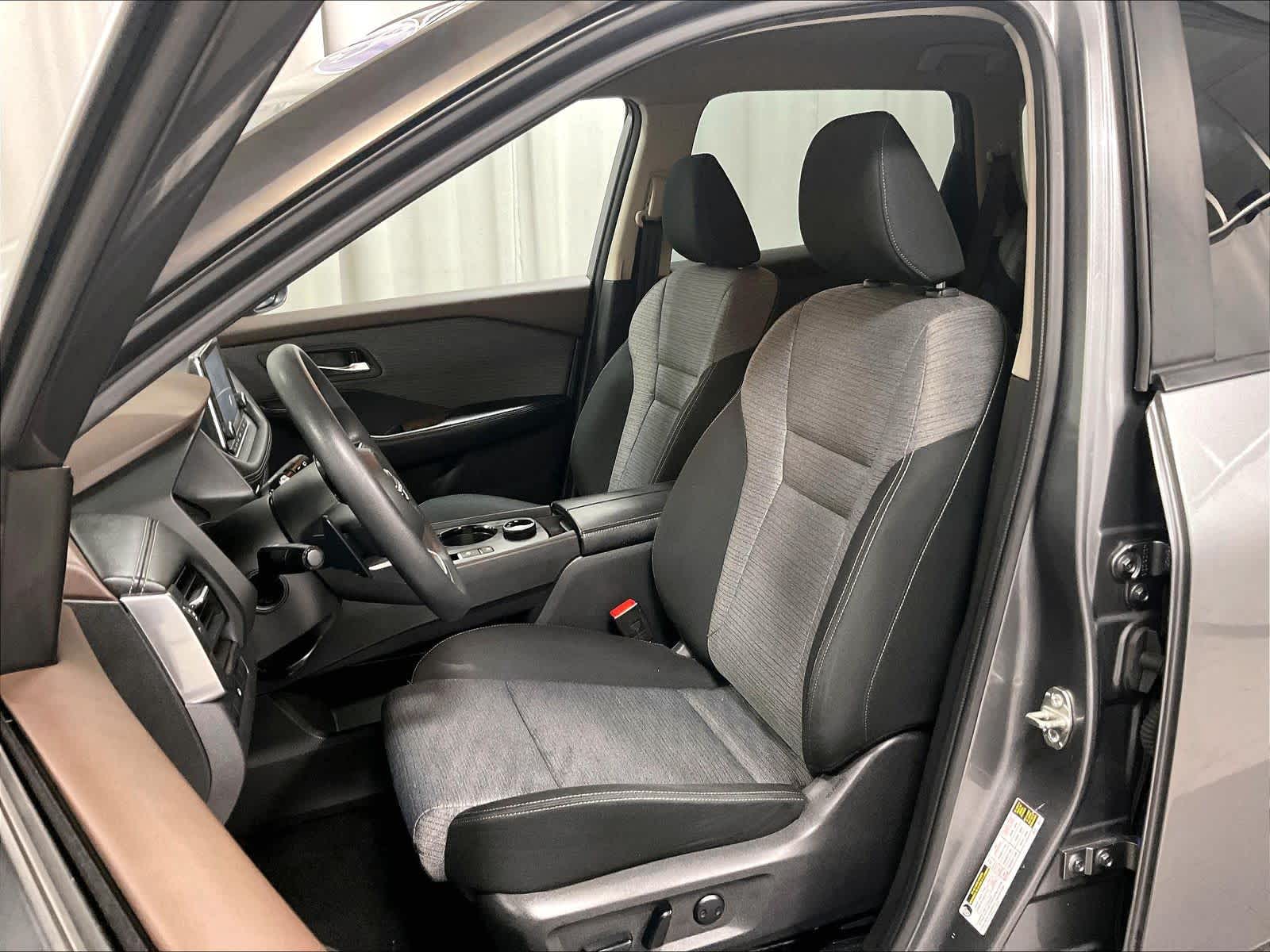 2023 Nissan Rogue SV - Photo 10