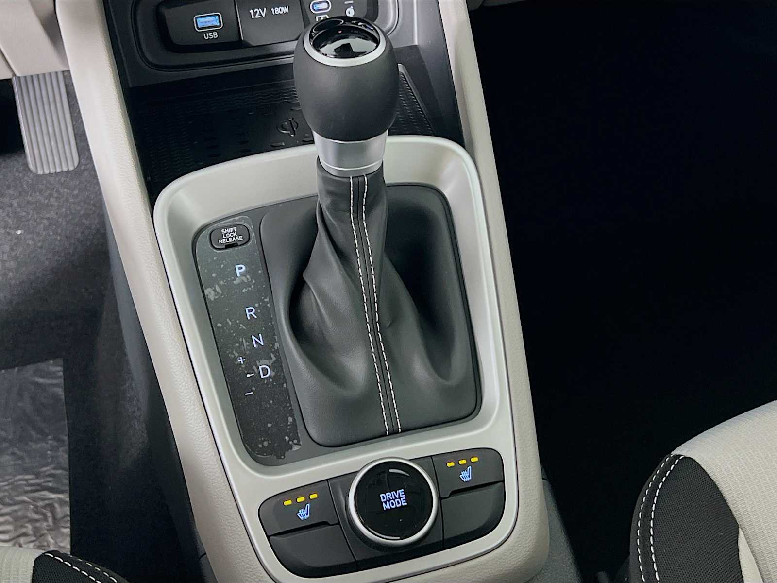 2026 Hyundai Venue SEL - Photo 11