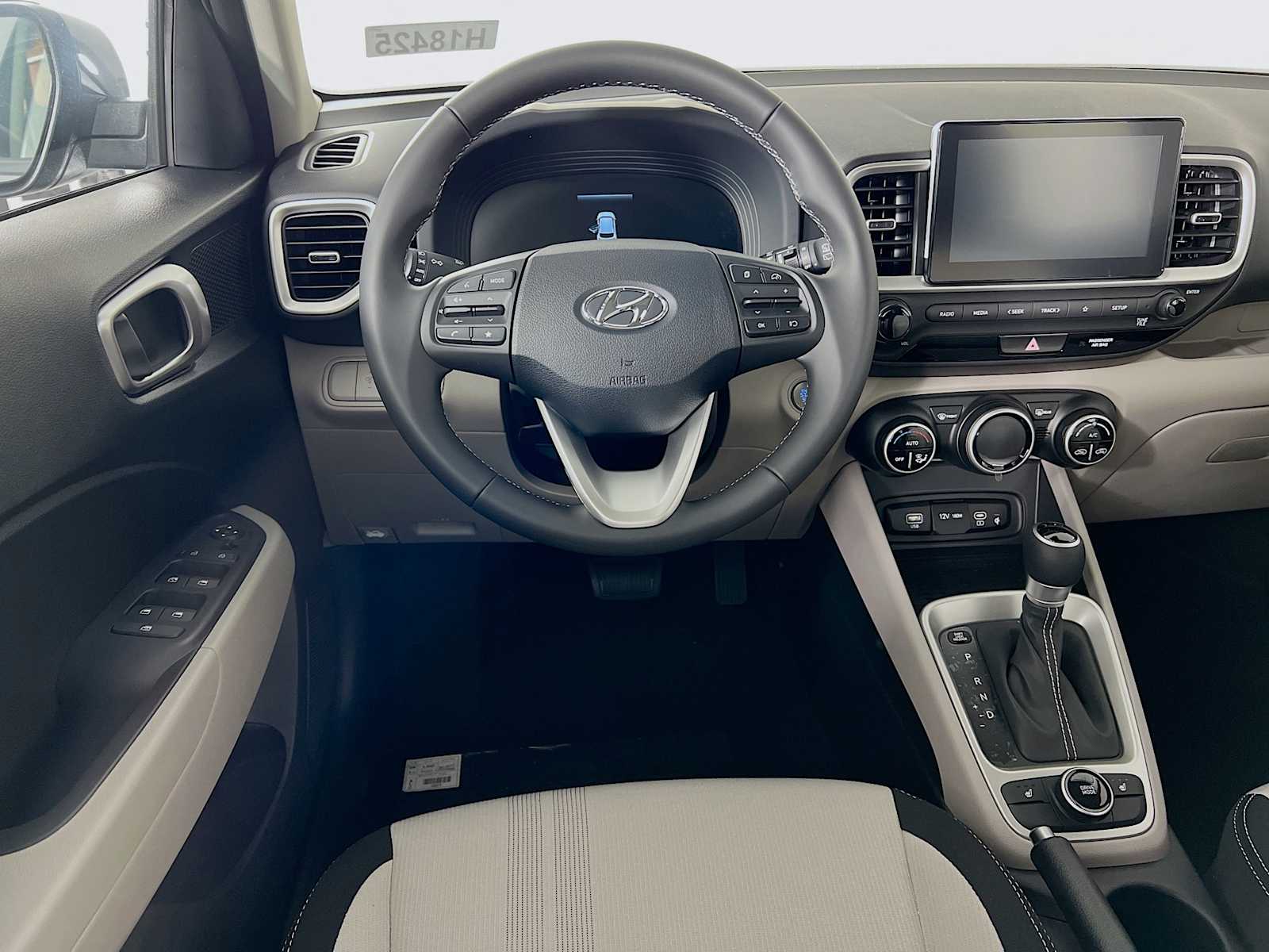 2026 Hyundai Venue SEL - Photo 14
