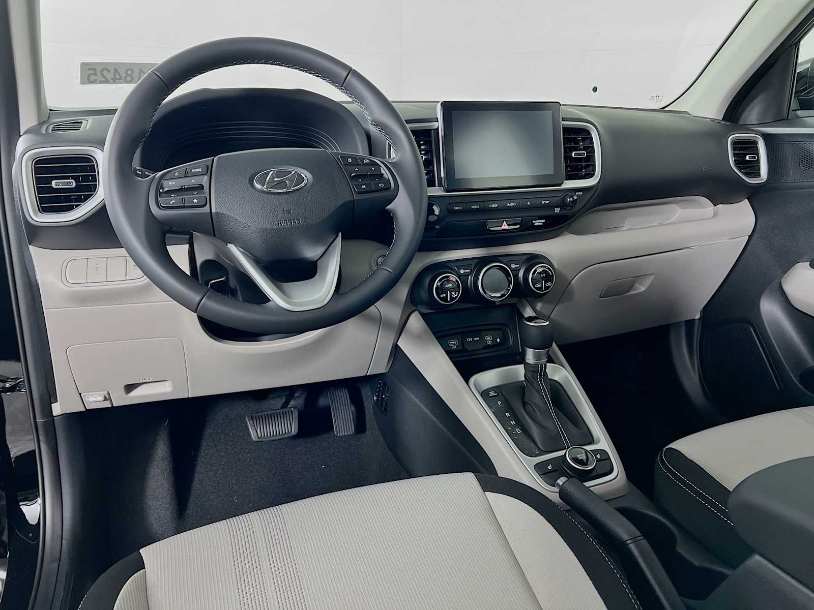 2026 Hyundai Venue SEL - Photo 6