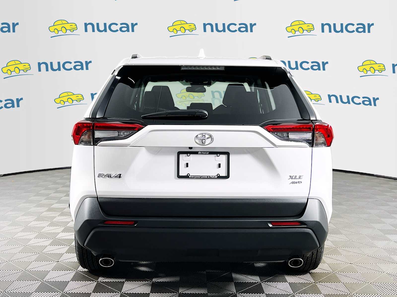 2025 Toyota RAV4 XLE - Photo 5