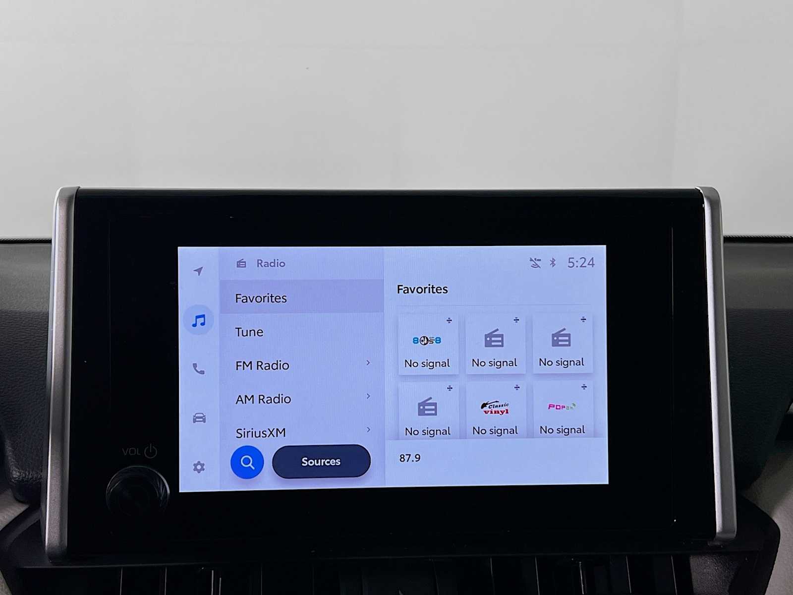 2025 Toyota RAV4 XLE - Photo 8