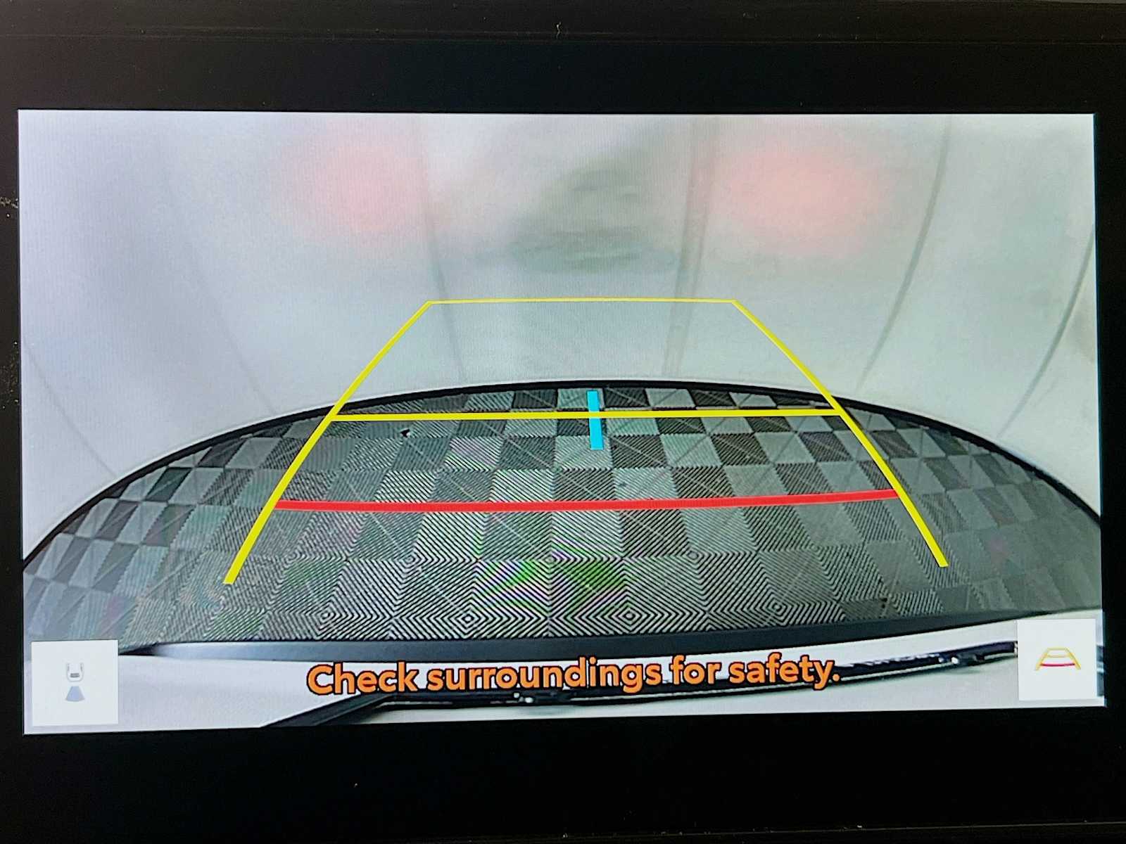 2025 Toyota RAV4 XLE - Photo 9