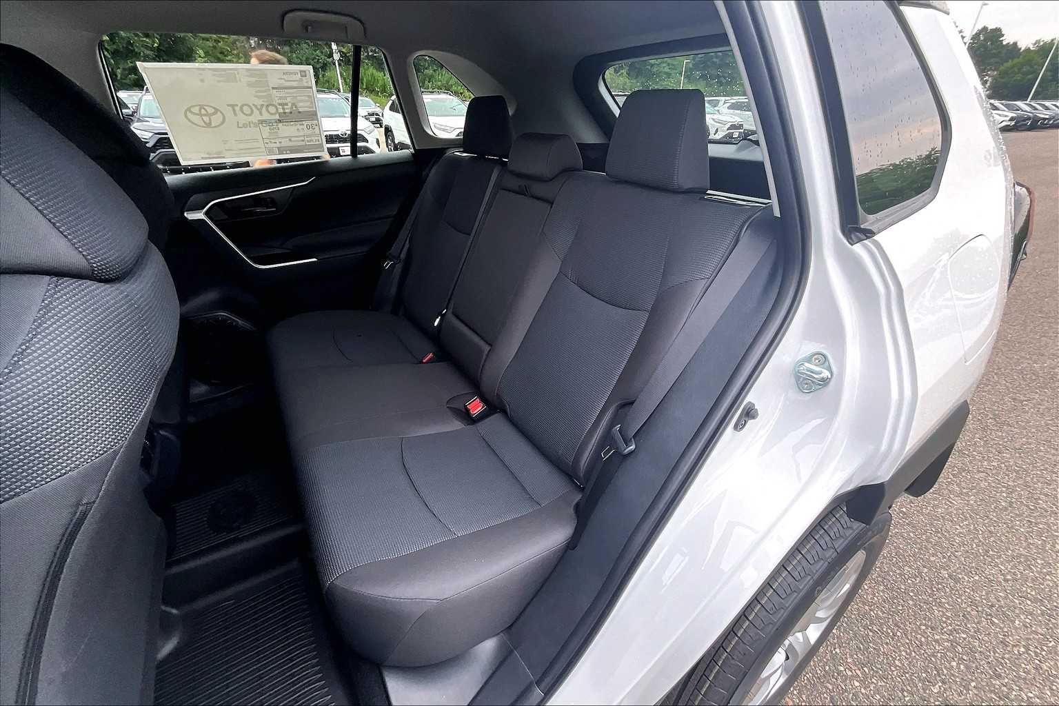 2025 Toyota RAV4 LE - Photo 15
