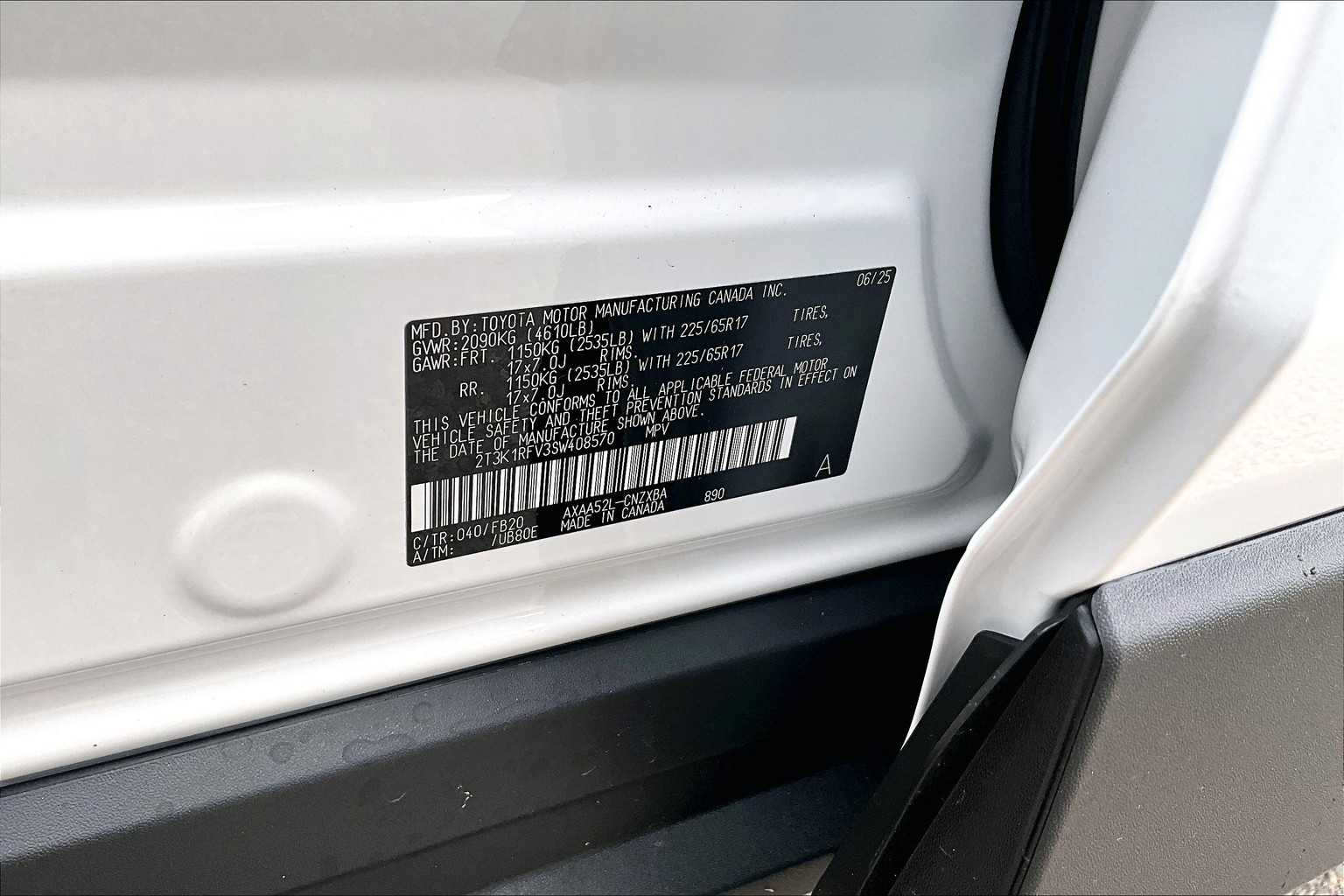 2025 Toyota RAV4 LE - Photo 17