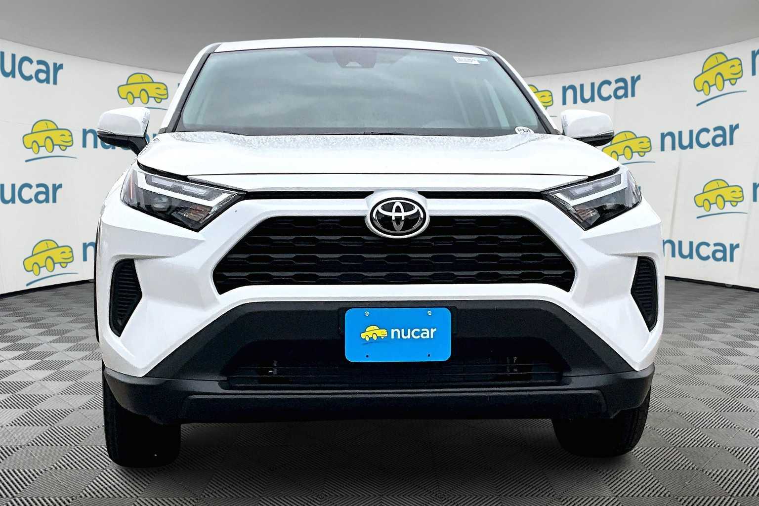 2025 Toyota RAV4 LE - Photo 3