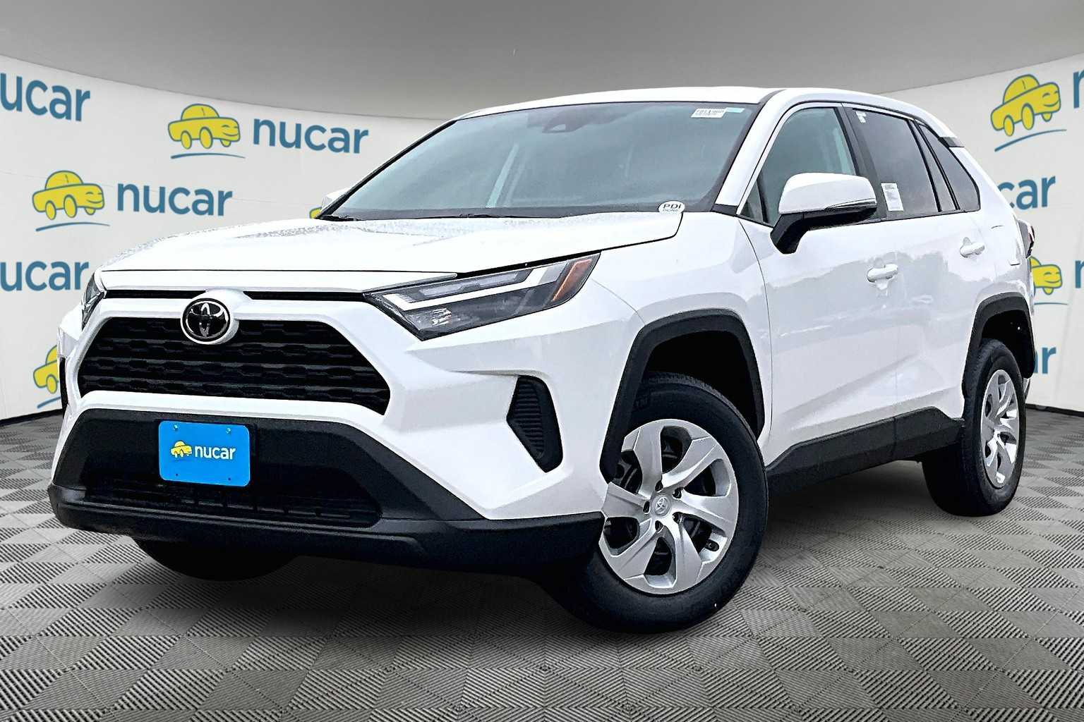 2025 Toyota RAV4 LE - Photo 4