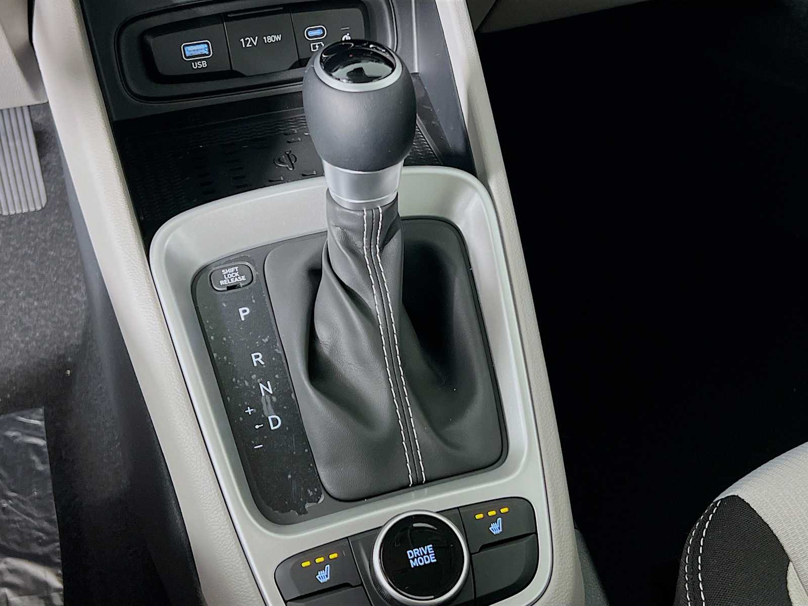 2026 Hyundai Venue SEL - Photo 11