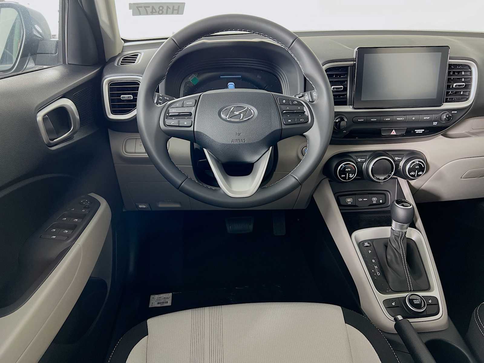 2026 Hyundai Venue SEL - Photo 14