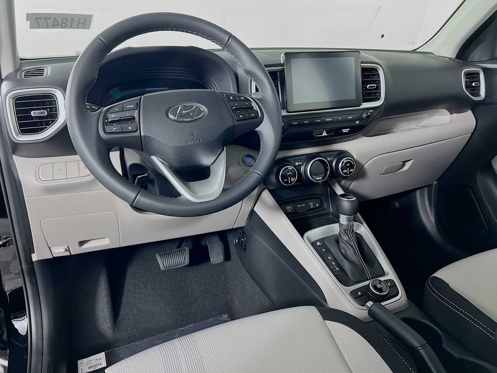 2026 Hyundai Venue SEL - Photo 6