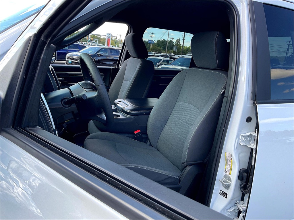 2024 Ram 1500 Classic Warlock - Photo 9