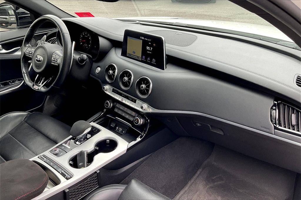 2020 Kia Stinger GT2 - Photo 13