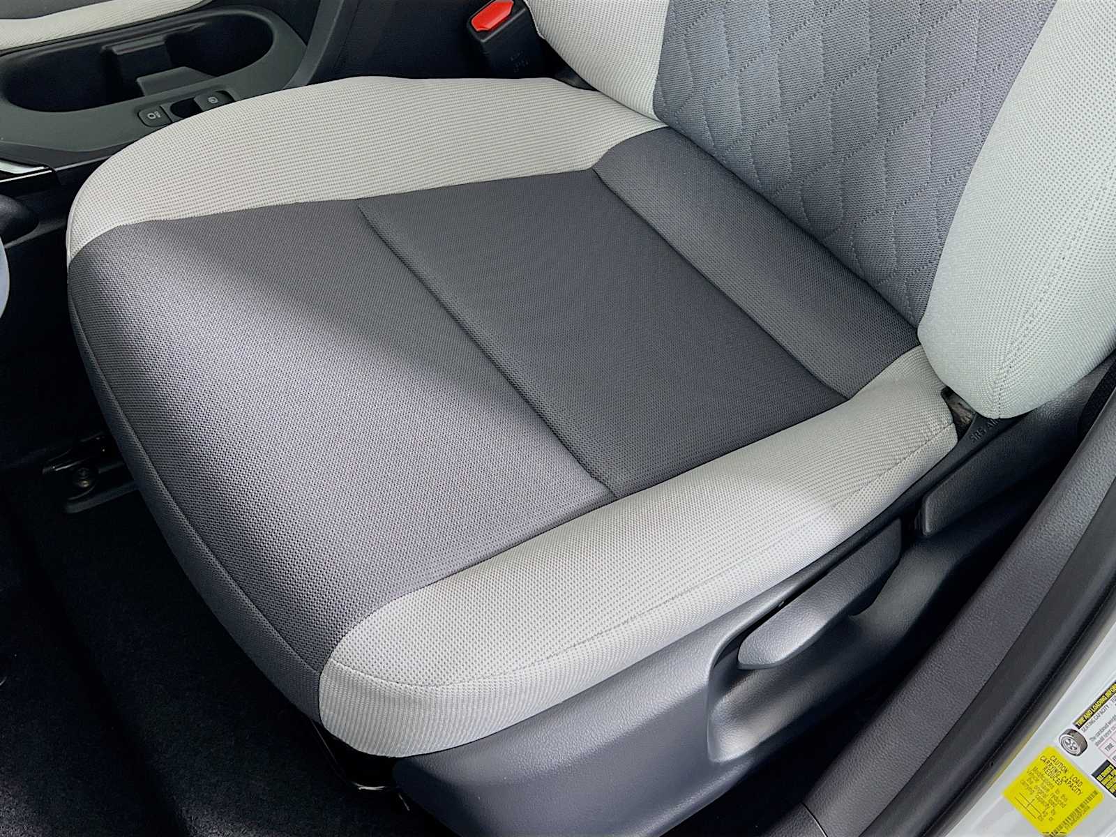 2025 Toyota Corolla LE - Photo 16