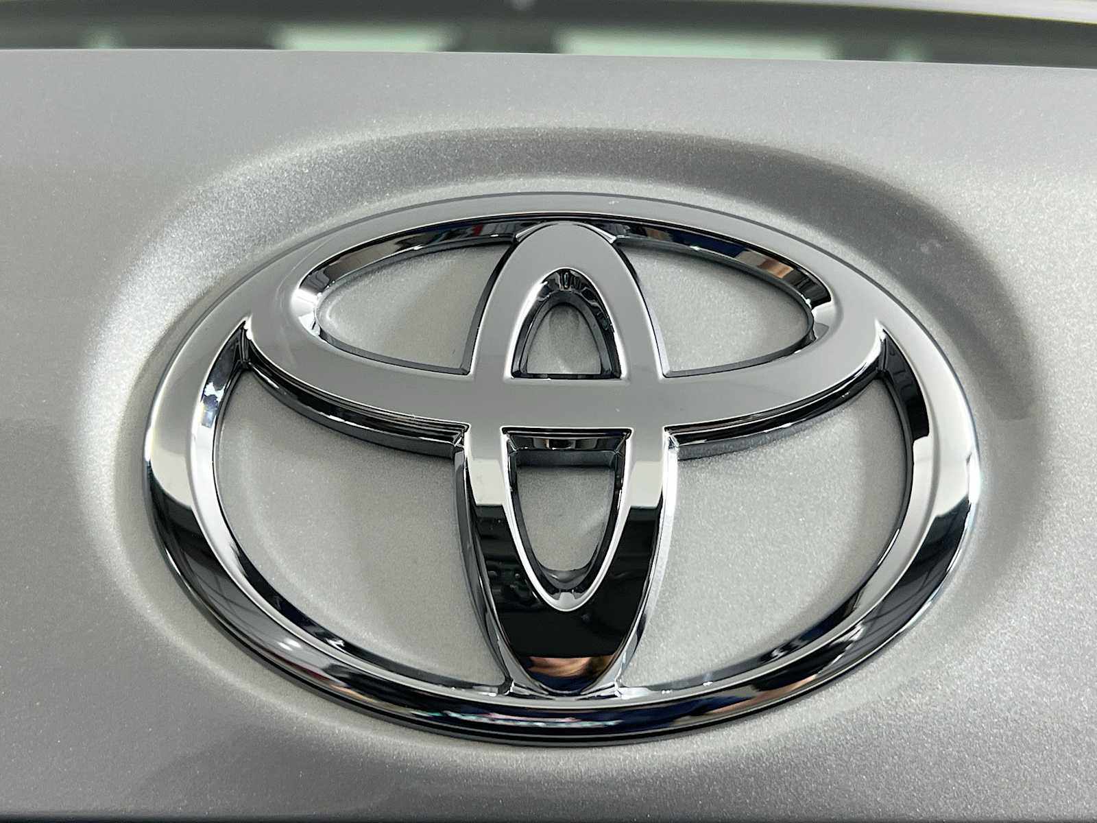 2025 Toyota Corolla LE - Photo 17