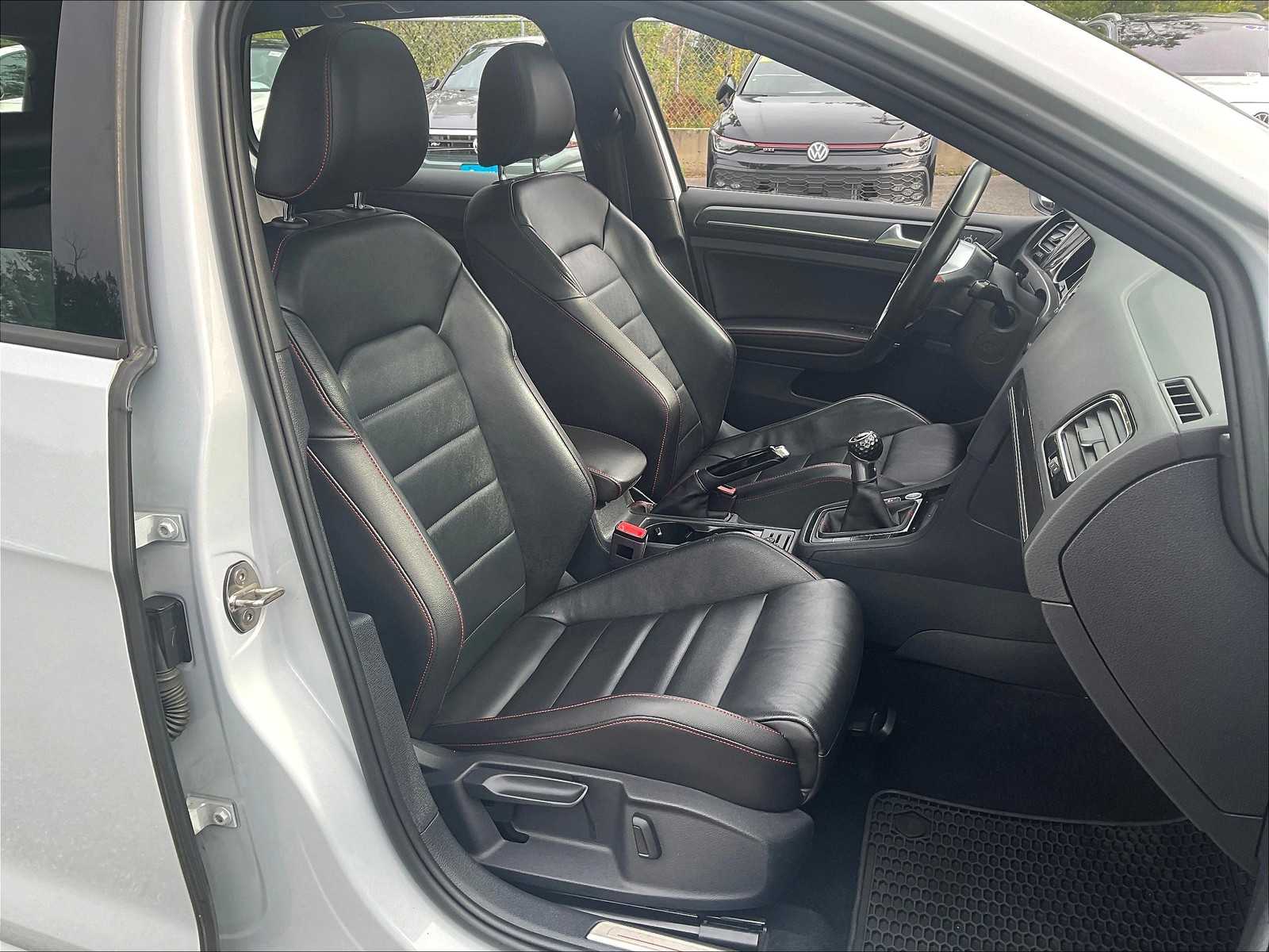 2019 Volkswagen Golf GTI SE - Photo 11