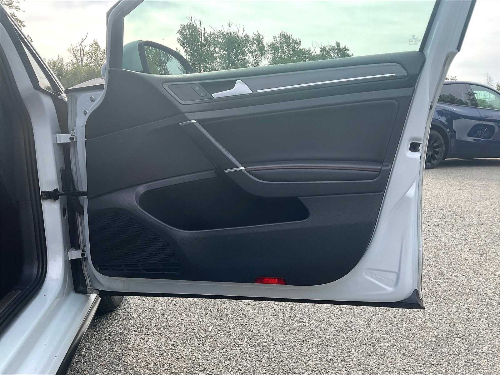 2019 Volkswagen Golf GTI SE - Photo 12