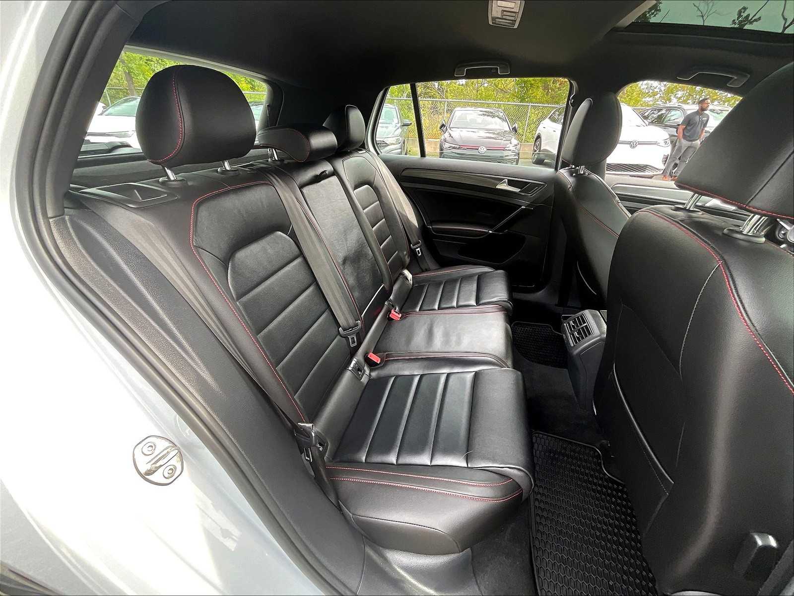 2019 Volkswagen Golf GTI SE - Photo 16