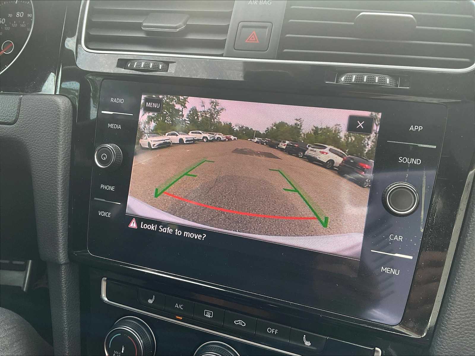 2019 Volkswagen Golf GTI SE - Photo 19