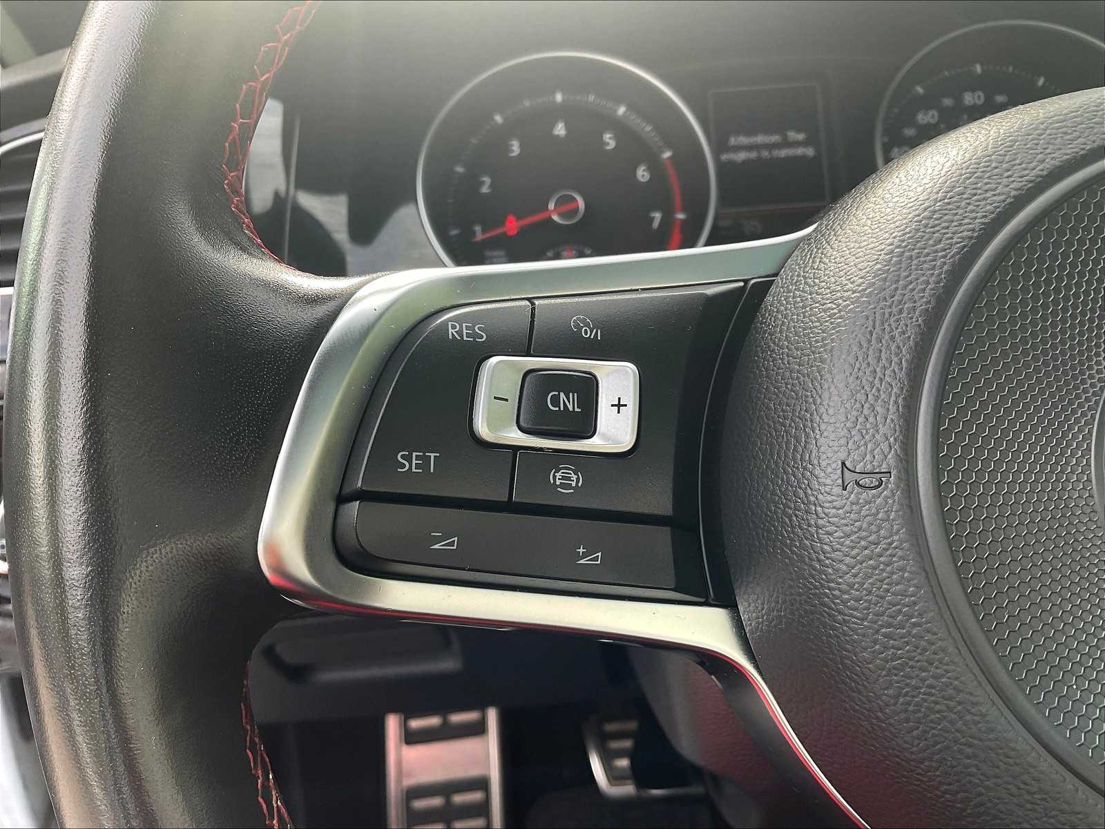 2019 Volkswagen Golf GTI SE - Photo 23