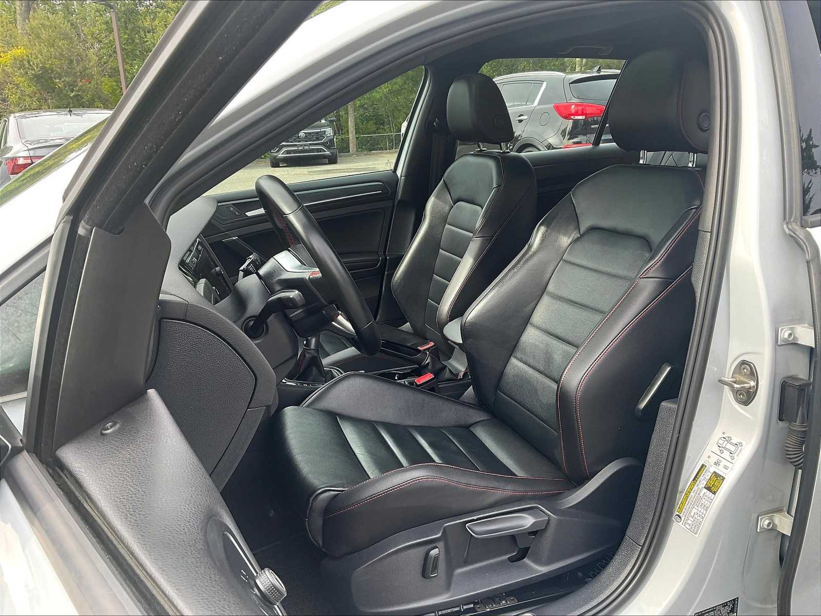 2019 Volkswagen Golf GTI SE - Photo 10