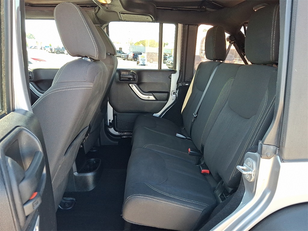2016 Jeep Wrangler Unlimited Rubicon - Photo 11