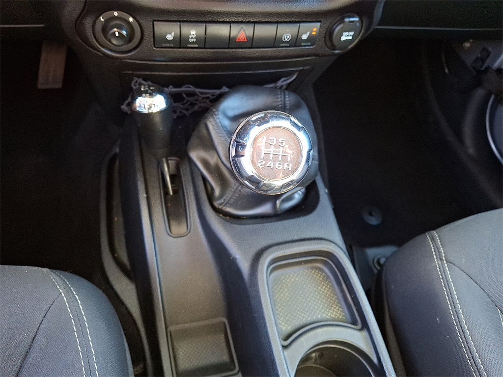 2016 Jeep Wrangler Unlimited Rubicon - Photo 15