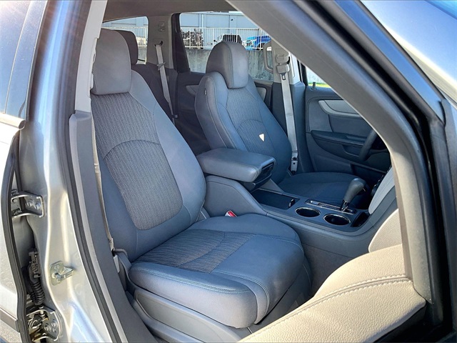 2015 Chevrolet Traverse LS - Photo 11