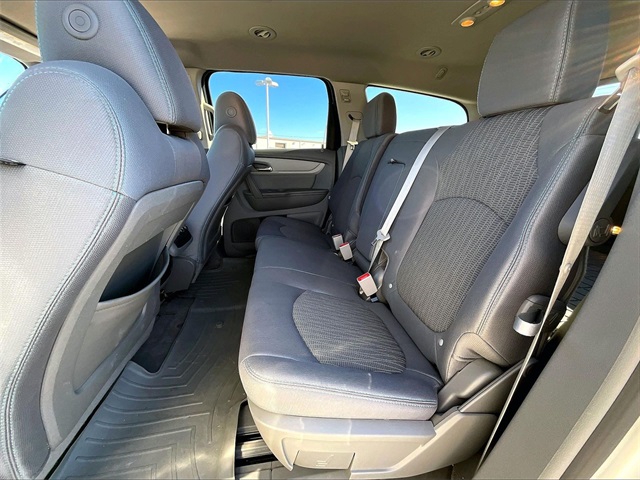 2015 Chevrolet Traverse LS - Photo 14