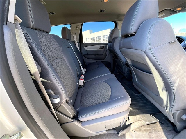 2015 Chevrolet Traverse LS - Photo 15