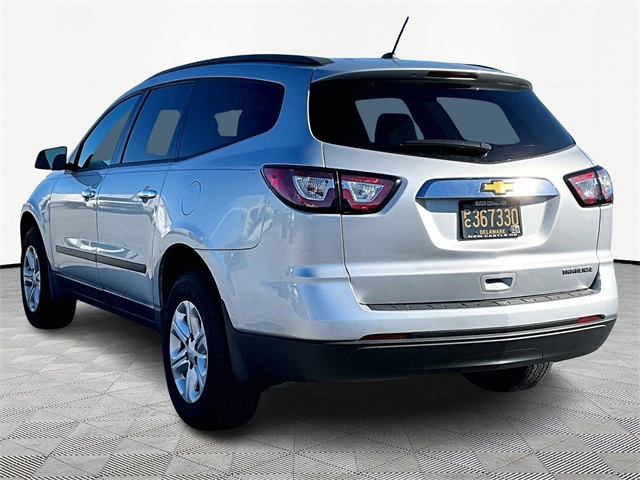 2015 Chevrolet Traverse LS - Photo 4