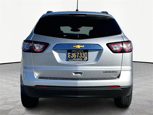 2015 Chevrolet Traverse LS - Photo 5