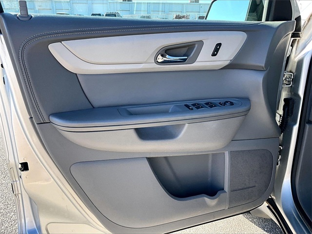 2015 Chevrolet Traverse LS - Photo 9