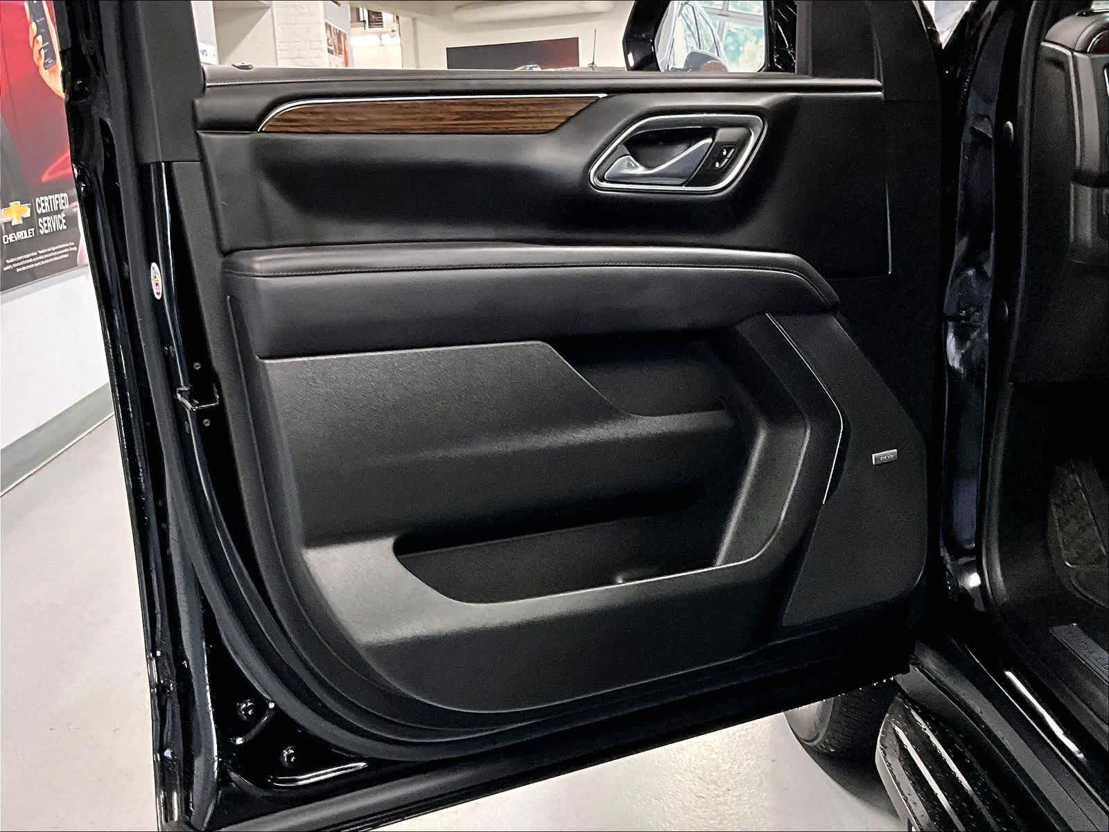 2023 Chevrolet Suburban High Country - Photo 9