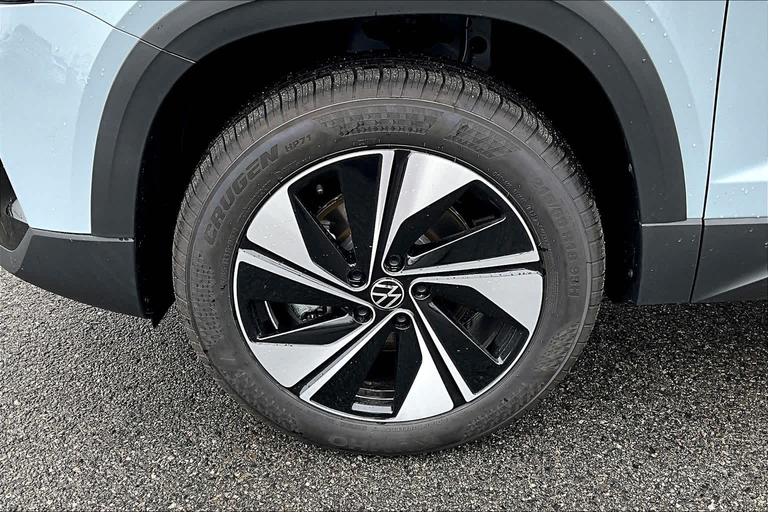 2025 Volkswagen Taos SE - Photo 8