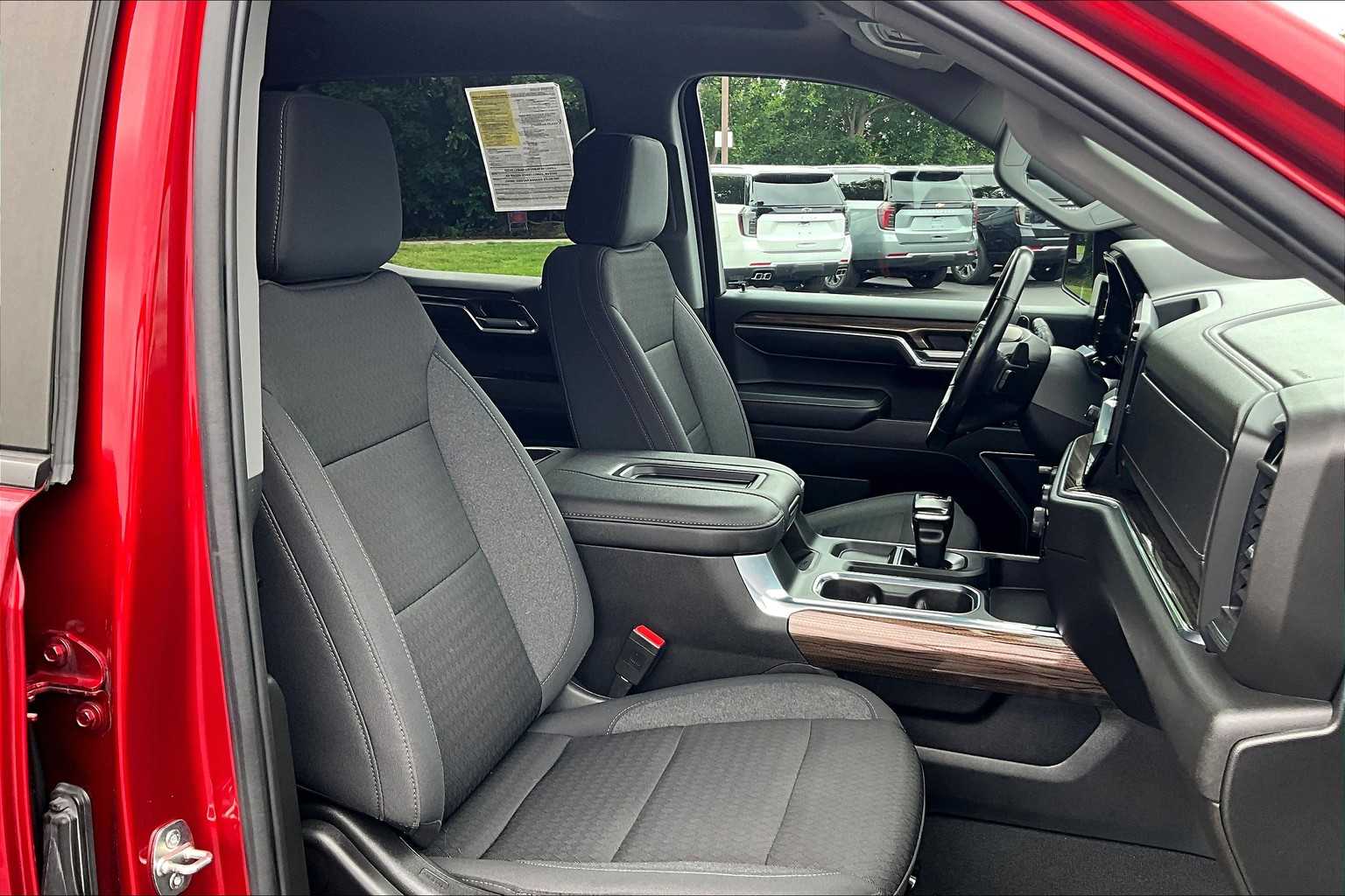 2022 Chevrolet Silverado 1500 RST - Photo 11