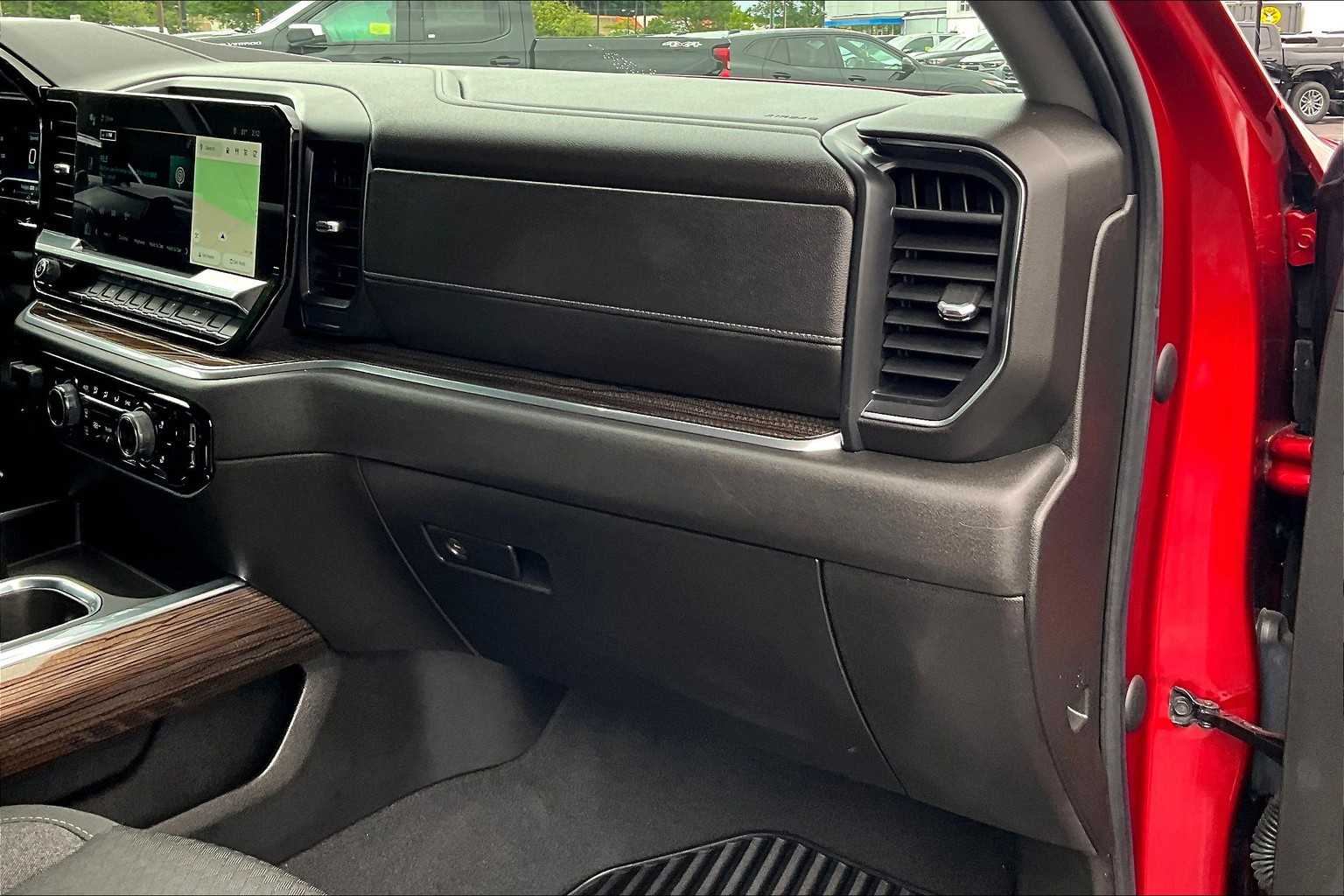2022 Chevrolet Silverado 1500 RST - Photo 13