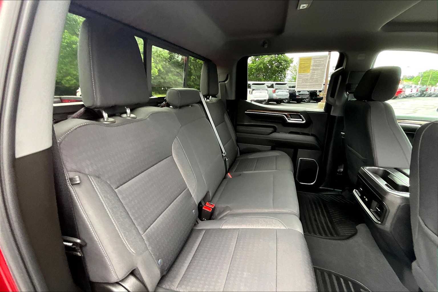 2022 Chevrolet Silverado 1500 RST - Photo 15