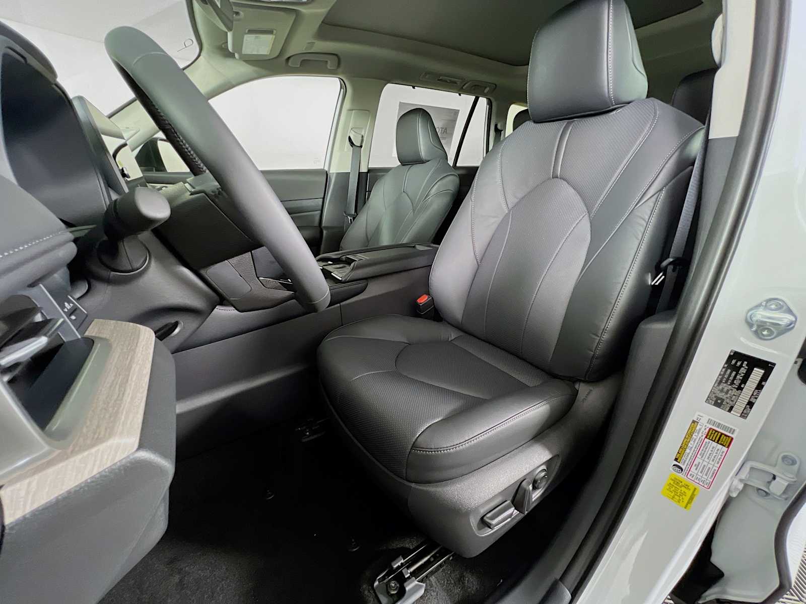 2025 Toyota Grand Highlander Limited - Photo 12