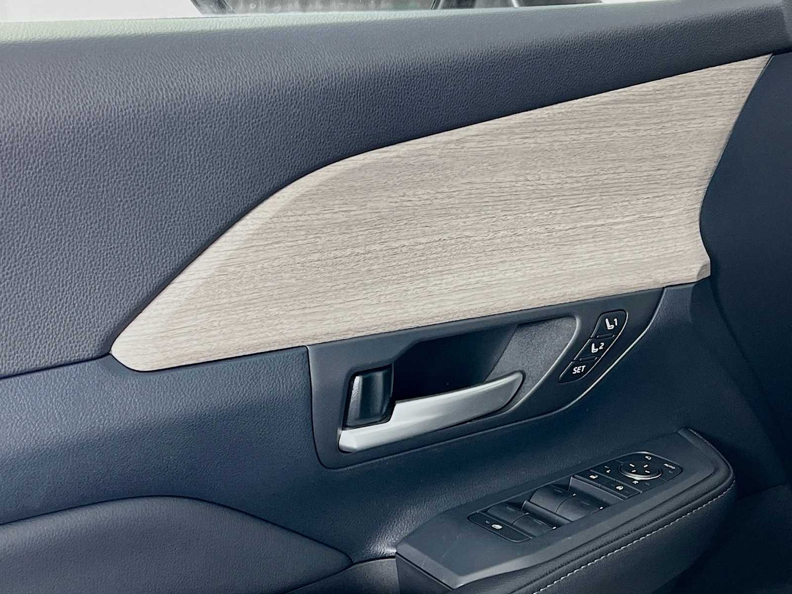 2025 Toyota Grand Highlander Limited - Photo 16