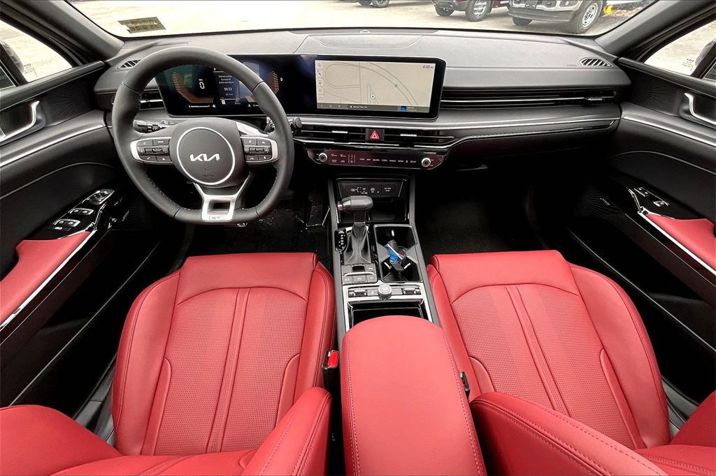 2025 Kia K5 GT-Line - Photo 12